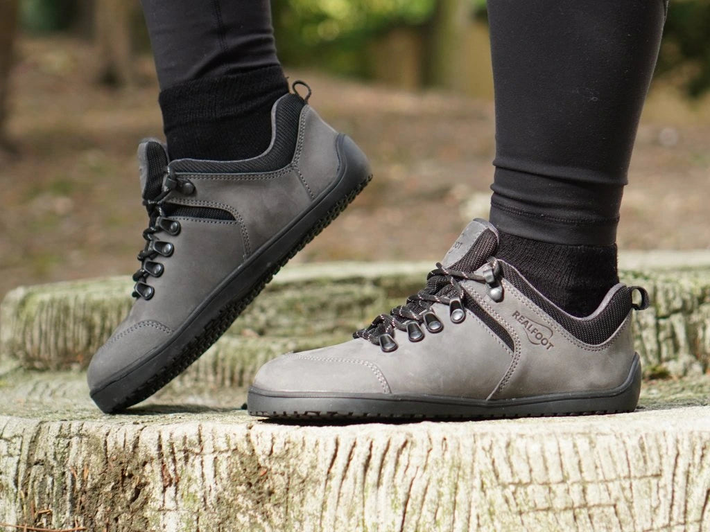 Realfoot Trekker Low | Grå | Låg Barfotasko Känga