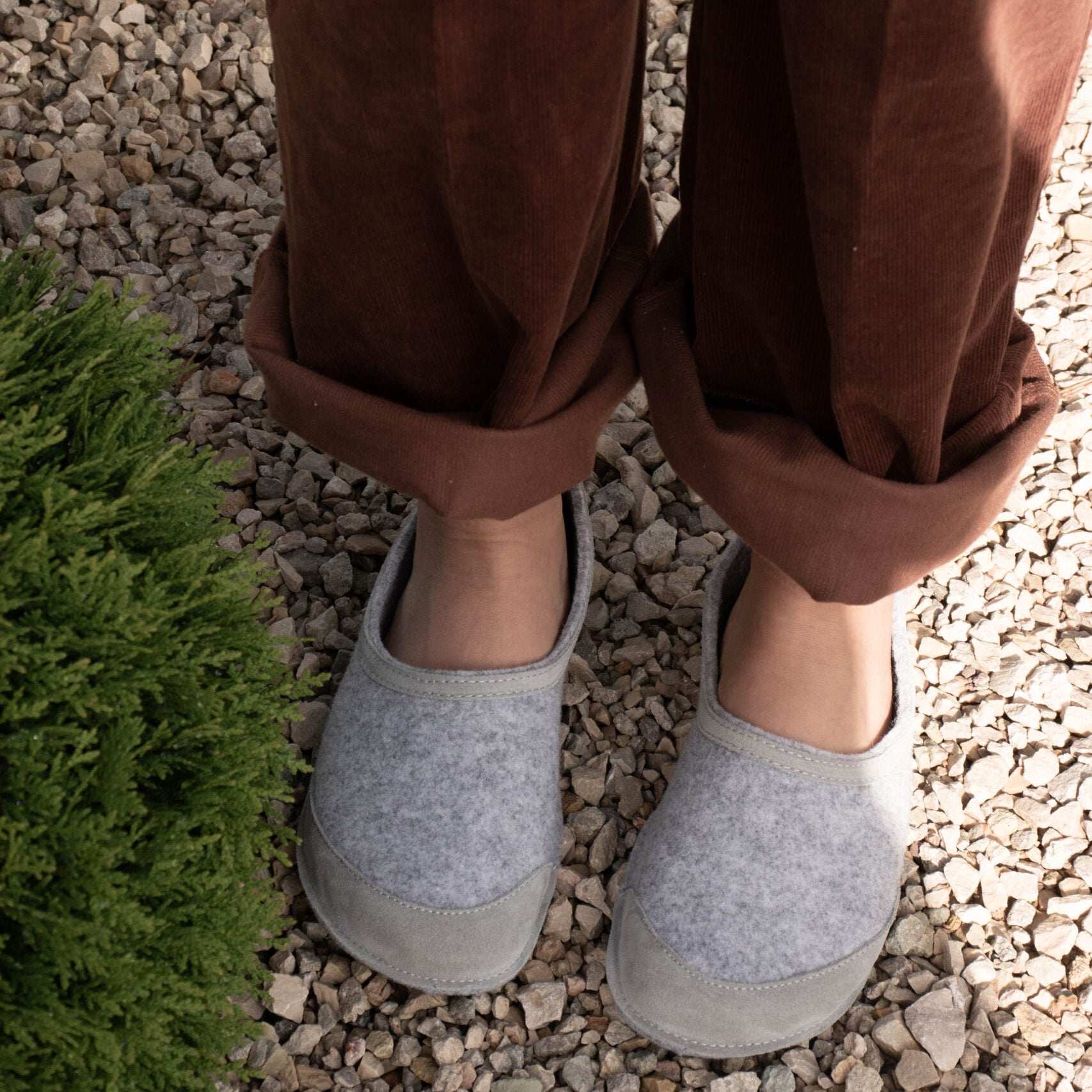 OmaKing | Ulltoffla | Barfotatoffel i filtad ull OmaKing TJÅKKO