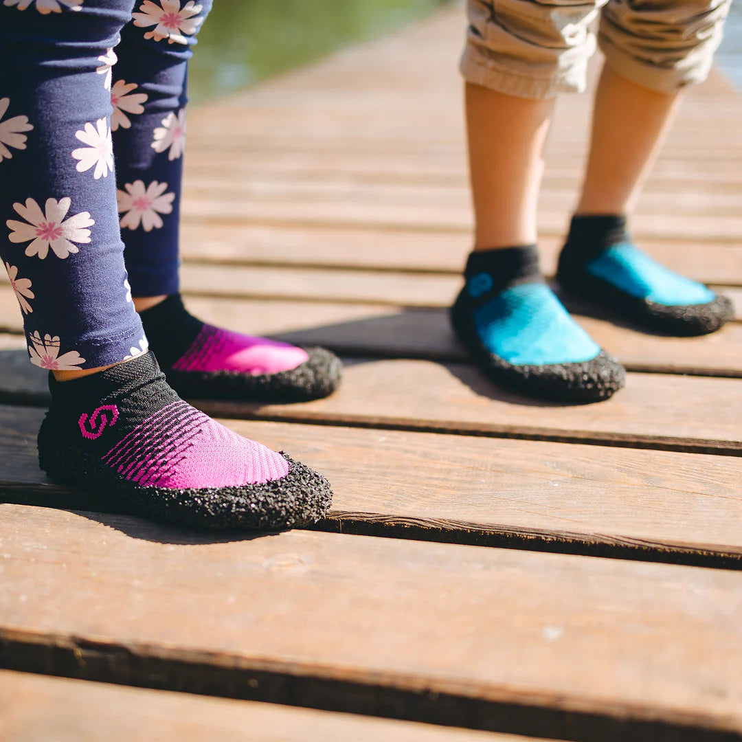 Skinners | Kids Strumpsko | Trygga & fria barfotabarn Skinners TJÅKKO