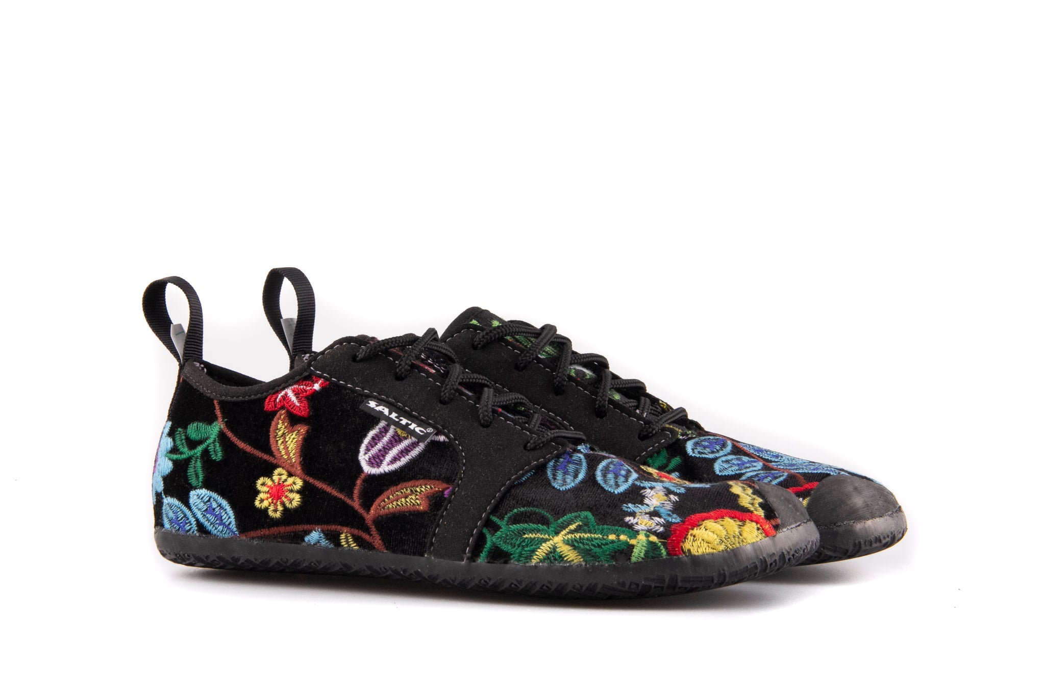 Saltic | Fura Fashion Vegan | Broderad design-sneaker med ExtasyFix®-sula Saltic TJÅKKO
