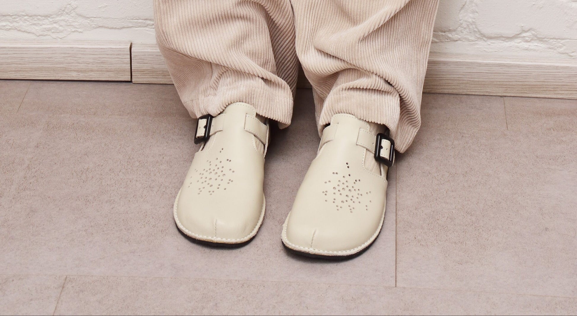 Kuuda Shoes - White