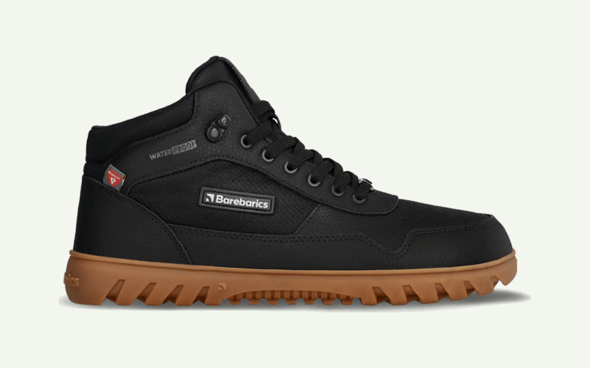 Barebarics | UrbanEdge | Waterproof boots fotograferad från sidan med utpekade detaljer