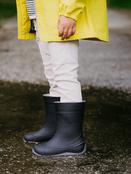 Be Lenka | Pudds | Barnets första barfota gummistövlar för sund fotutveckling Be Lenka TJÅKKO